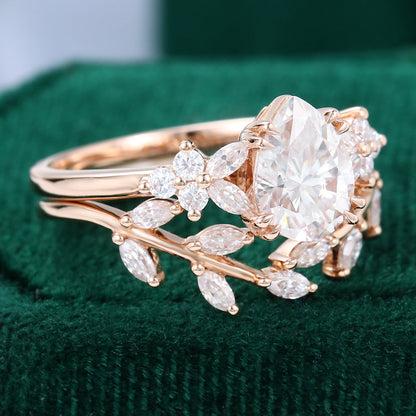 1 CT Pear Cluster Moissanite Engagement Ring