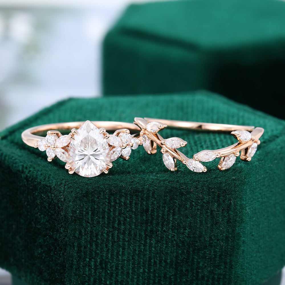 1 CT Pear Cluster Moissanite Bridal Set