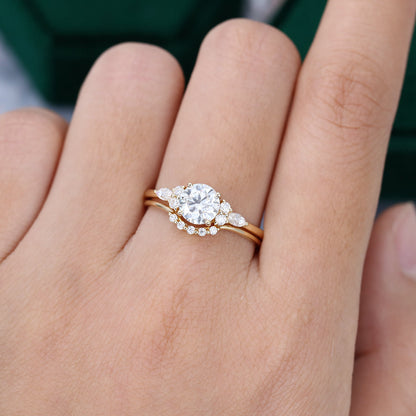 0.88 CT Round Cluster Moissanite Bridal Set
