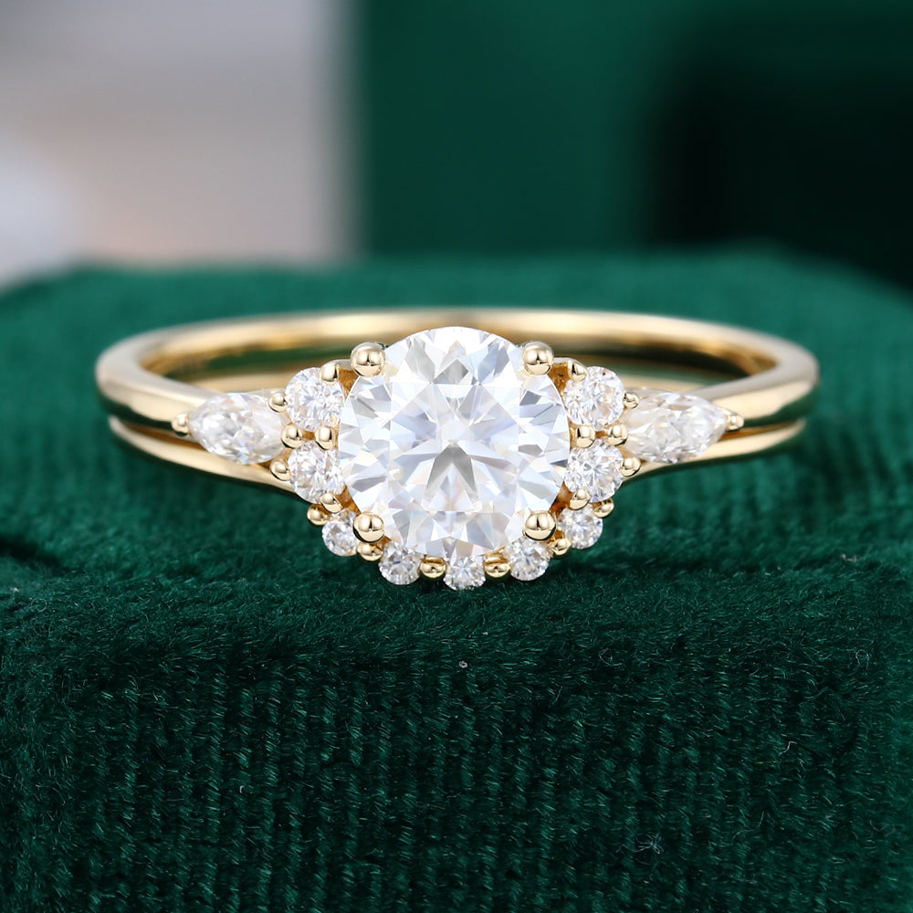 0.88 CT Round Cluster Moissanite Bridal Set