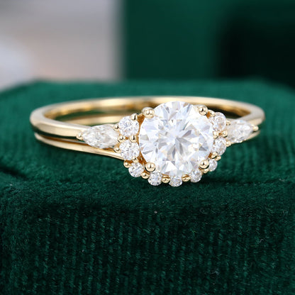 0.88 CT Round Cluster Moissanite Bridal Set