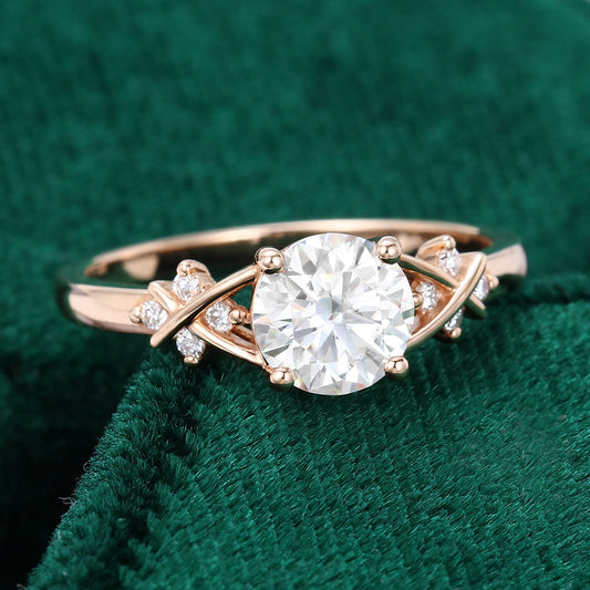 0.88 CT Round Cluster Moissanite Engagement Ring