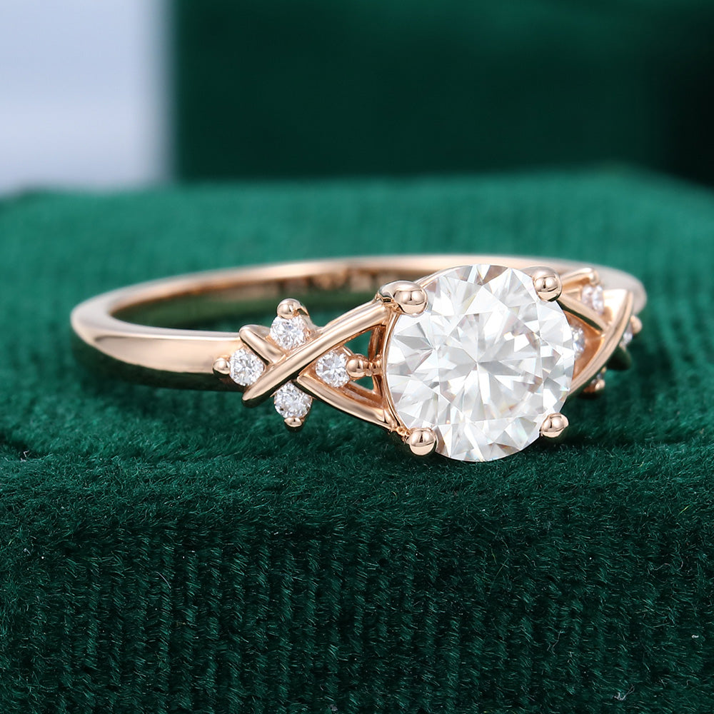 0.88 CT Round Cluster Moissanite Engagement Ring