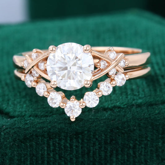 0.88 CT Round Cluster Moissanite Bridal Set