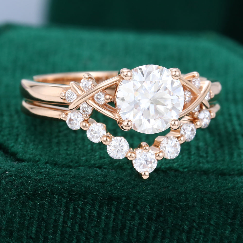 0.88 CT Round Cluster Moissanite Bridal Set