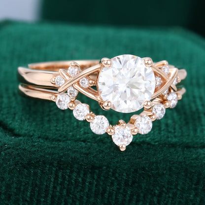 0.88 CT Round Cluster Moissanite Bridal Set
