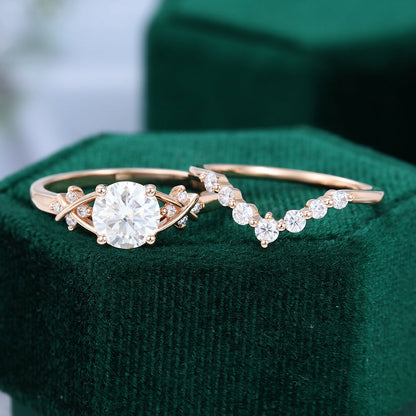 0.88 CT Round Cluster Moissanite Bridal Set