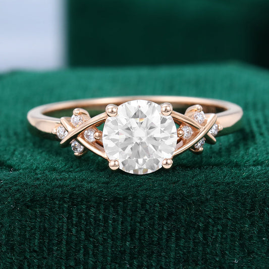 0.88 CT Round Cluster Moissanite Engagement Ring