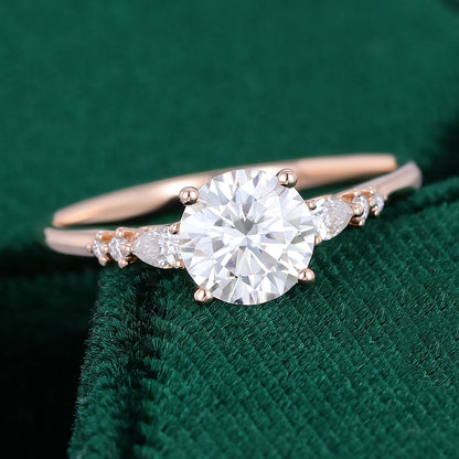 0.88 CT Round Cluster Moissanite Engagement Ring