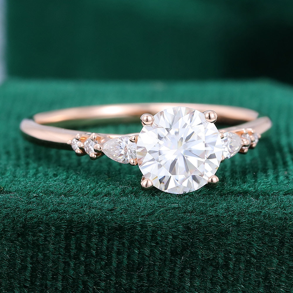 0.88 CT Round Cluster Moissanite Engagement Ring