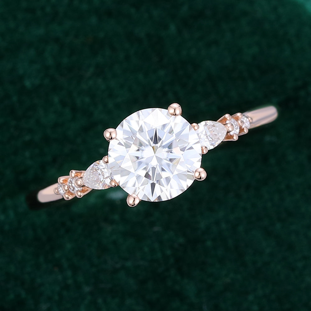 0.88 CT Round Cluster Moissanite Engagement Ring