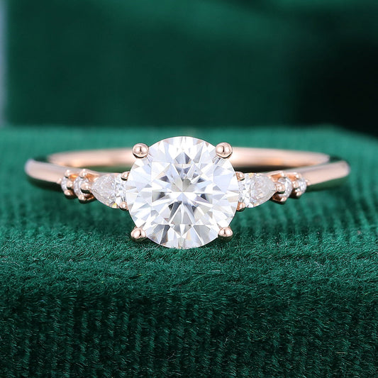 0.88 CT Round Cluster Moissanite Engagement Ring