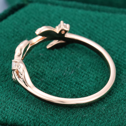 0.04 TCW Round Twig Style Moissanite Wedding Band