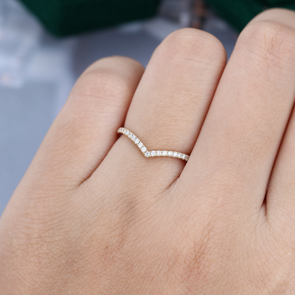 0.13 TCW Round Curved Moissanite Wedding Band