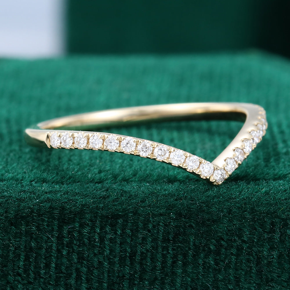 0.13 TCW Round Curved Moissanite Wedding Band