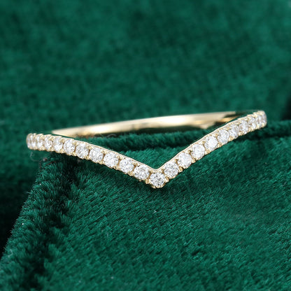 0.13 TCW Round Curved Moissanite Wedding Band