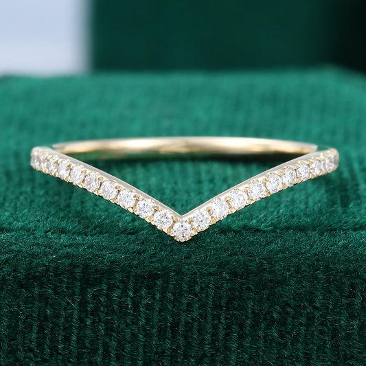 0.13 TCW Round Curved Moissanite Wedding Band