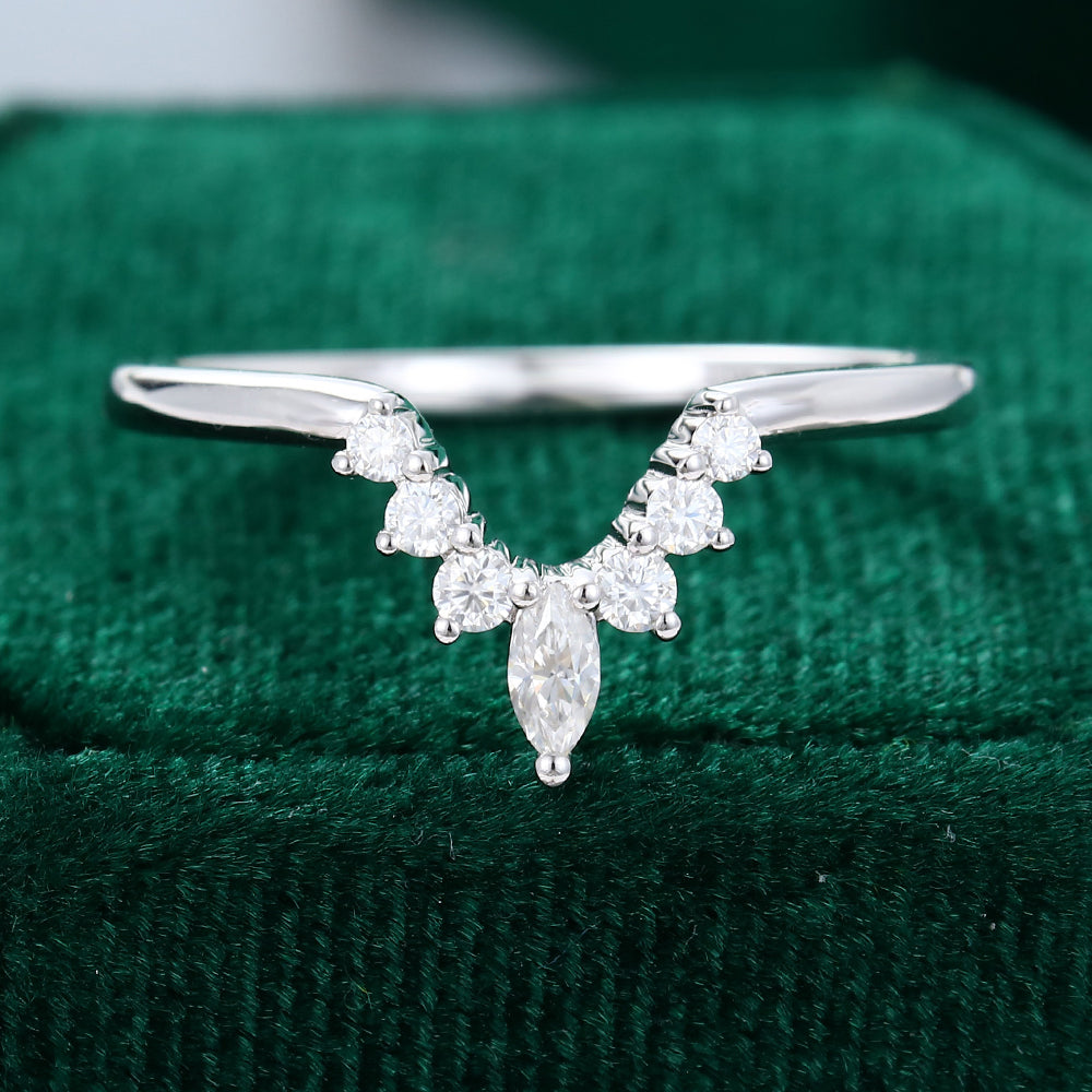 0.2 TCW Marquise & Round Curved Moissanite Wedding Band