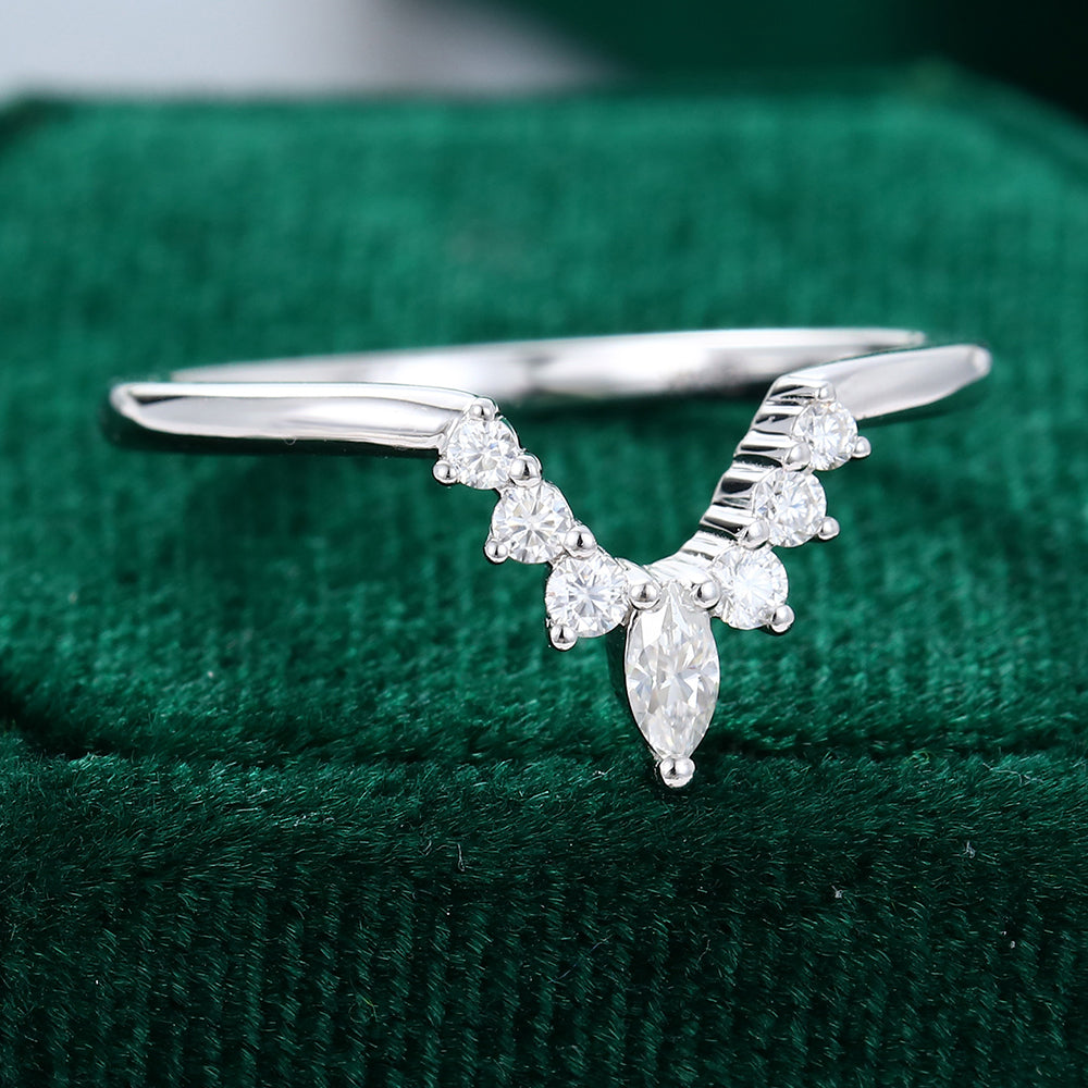0.2 TCW Marquise & Round Curved Moissanite Wedding Band
