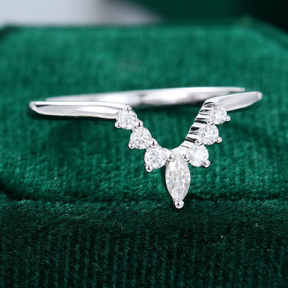 0.2 TCW Marquise & Round Curved Moissanite Wedding Band