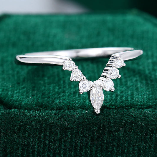 0.2 TCW Marquise & Round Curved Moissanite Wedding Band