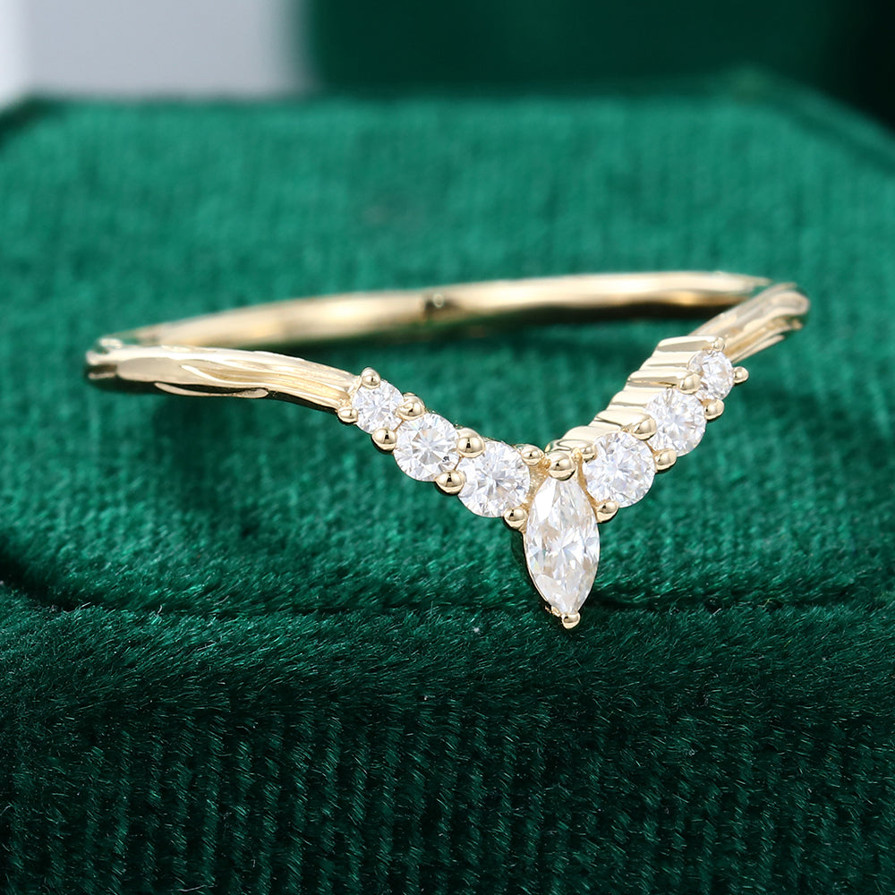 0.2 TCW Marquise & Round Curved Moissanite Wedding Band