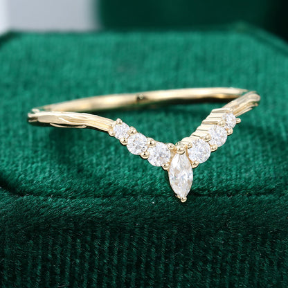 0.2 TCW Marquise & Round Curved Moissanite Wedding Band