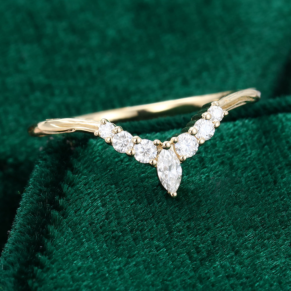 0.2 TCW Marquise & Round Curved Moissanite Wedding Band