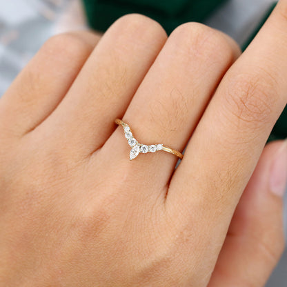 0.2 TCW Marquise & Round Curved Moissanite Wedding Band
