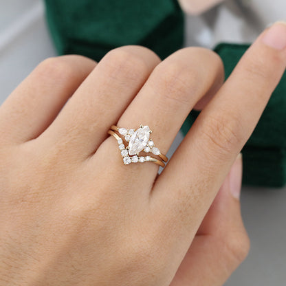 0.9 CT Marquise Cluster Moissanite Bridal Set