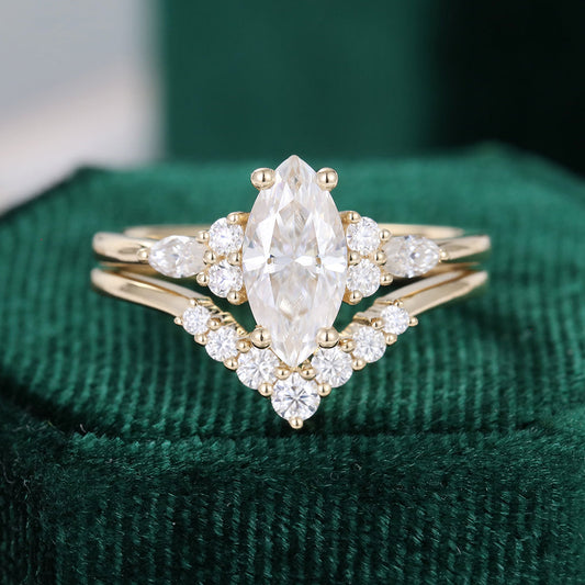 0.9 CT Marquise Cluster Moissanite Bridal Set