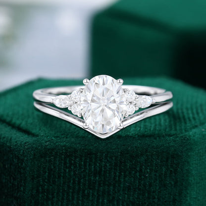 1.91 CT Oval Cluster Moissanite Bridal Set