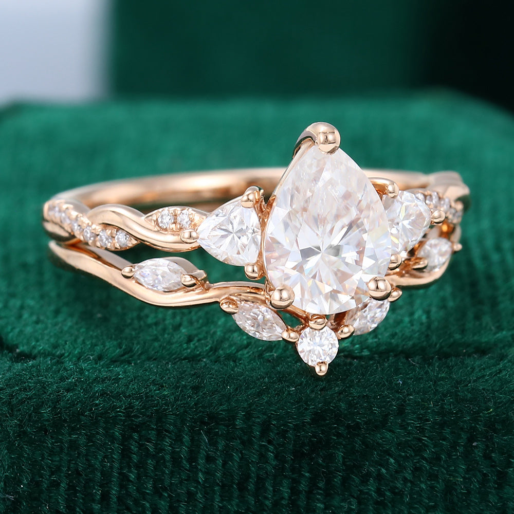 1 CT Pear Vintage Moissanite Bridal Set