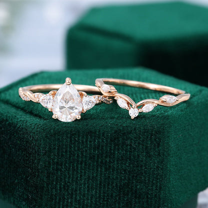 1 CT Pear Vintage Moissanite Bridal Set
