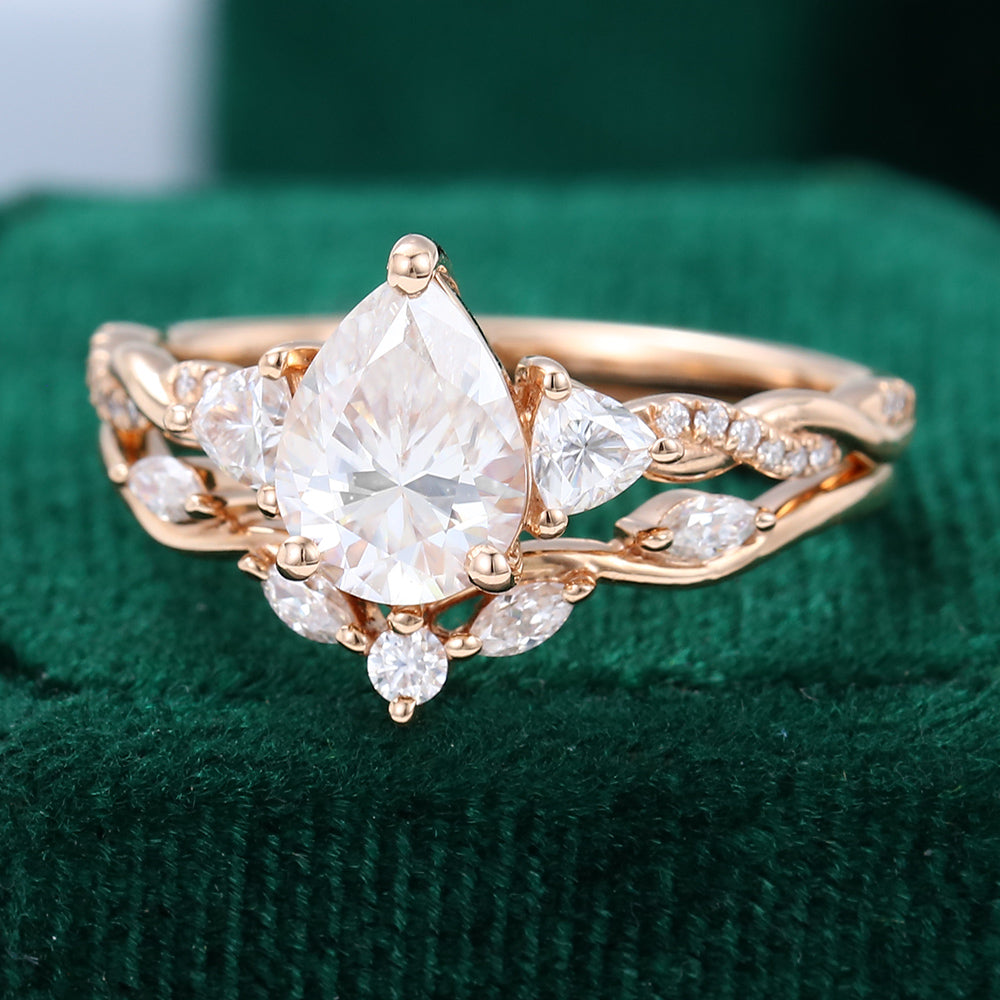 1 CT Pear Vintage Moissanite Bridal Set