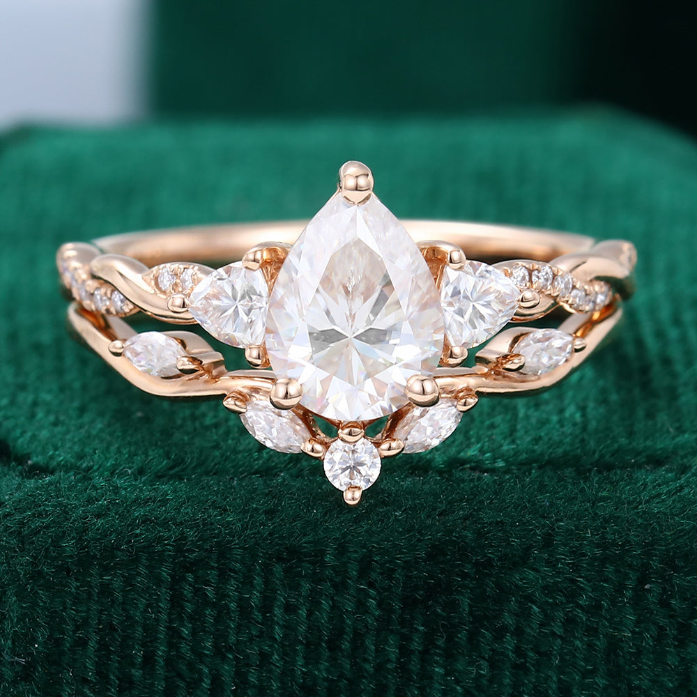 1 CT Pear Vintage Moissanite Bridal Set