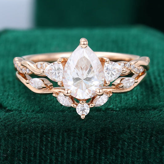 1 CT Pear Vintage Moissanite Bridal Set