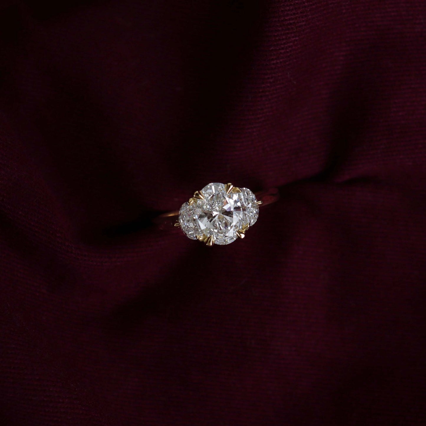 1 CT Oval Three Stone Moissanite Engagement Ring