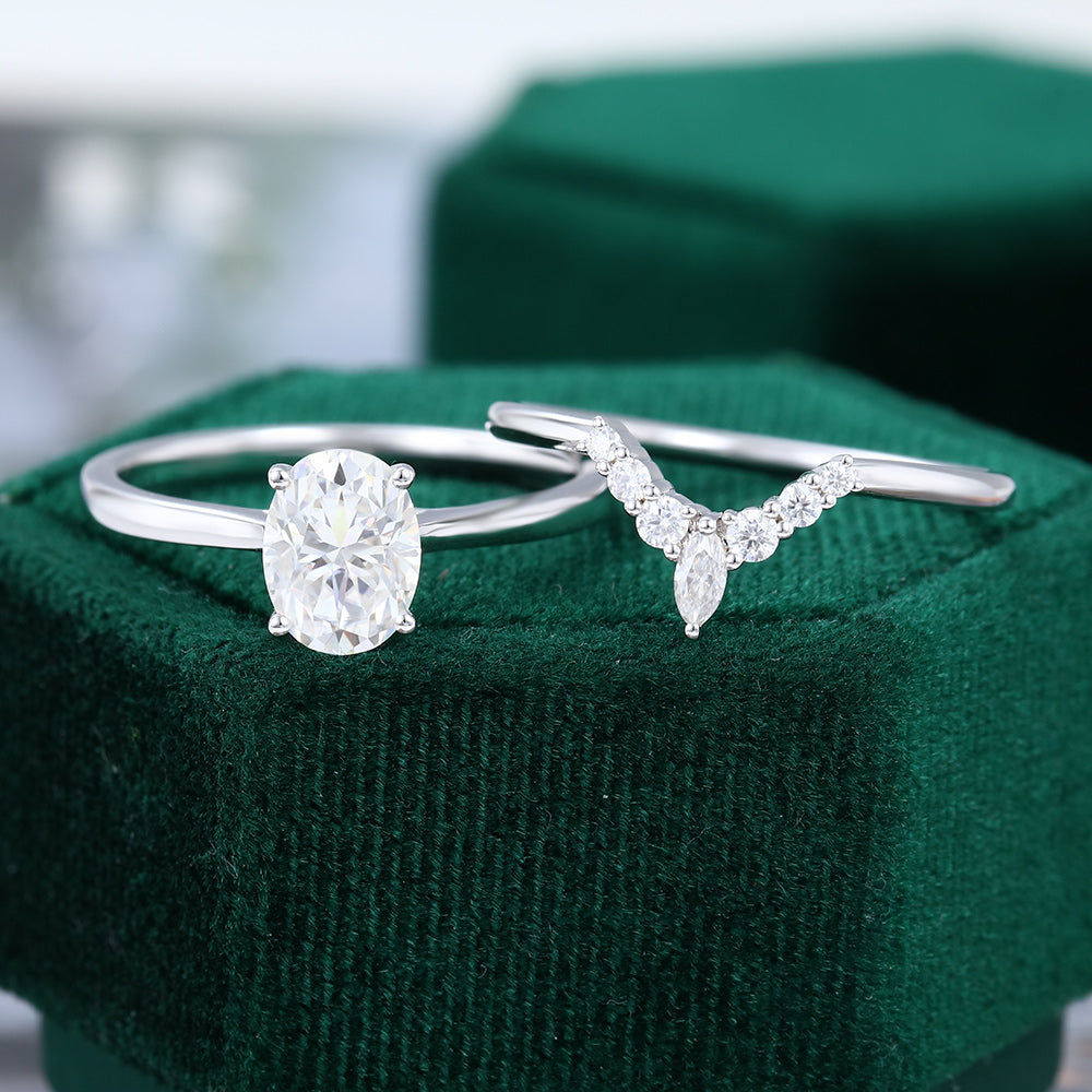 1.33 CT Oval Solitaire Moissanite Bridal Set