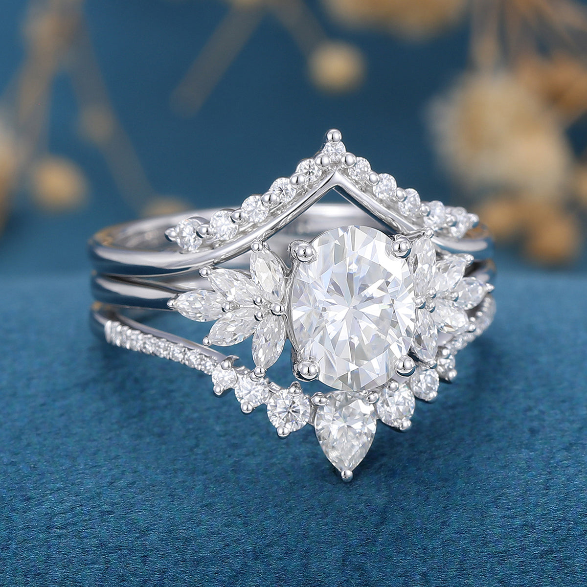 1.33 CT Oval Cluster Moissanite Bridal Set