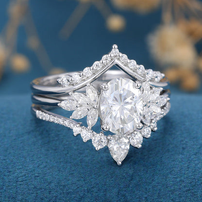 1.33 CT Oval Cluster Moissanite Bridal Set