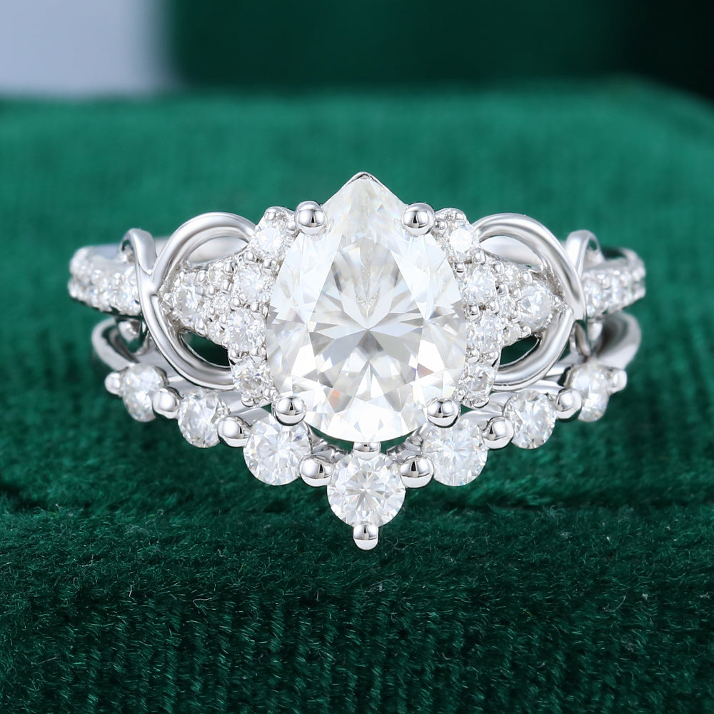 1.5 CT Pear Pave Moissanite Bridal Set