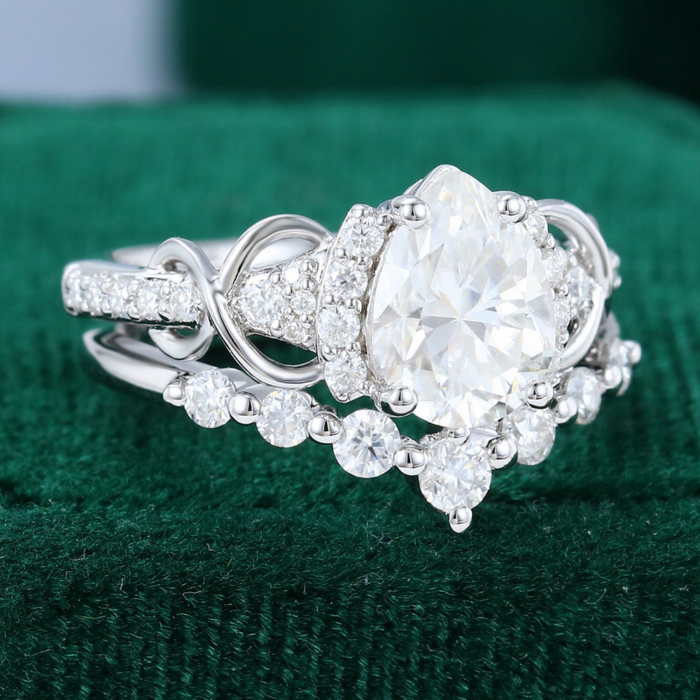 1.5 CT Pear Pave Moissanite Bridal Set