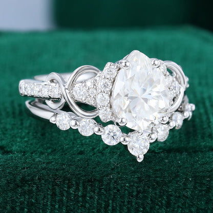 1.5 CT Pear Pave Moissanite Bridal Set