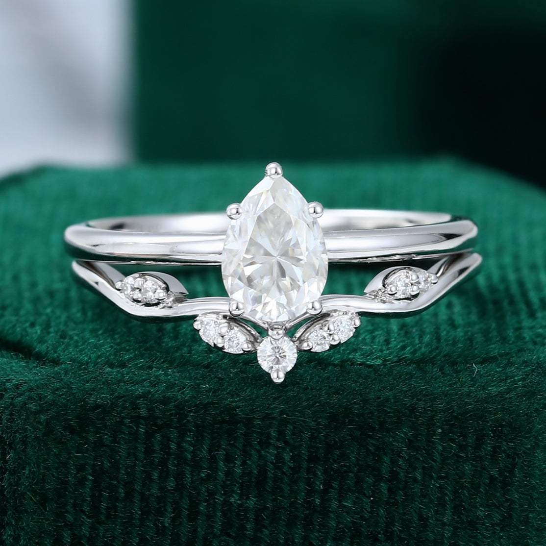 0.69 CT Pear Solitaire Moissanite Bridal Set