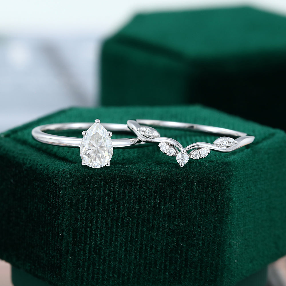 0.69 CT Pear Solitaire Moissanite Bridal Set