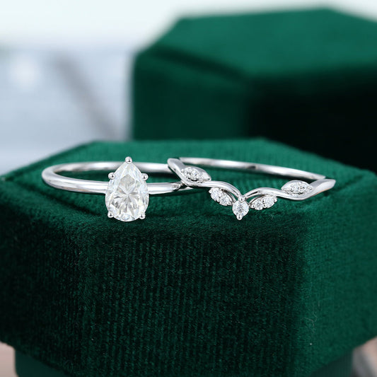 0.69 CT Pear Solitaire Moissanite Bridal Set