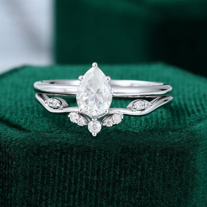 0.69 CT Pear Solitaire Moissanite Bridal Set