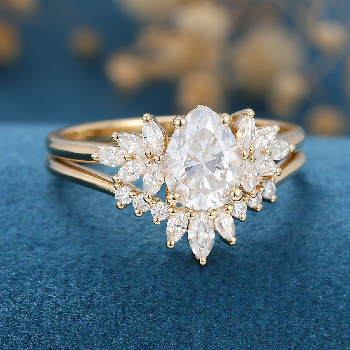1 CT Oval Cluster Moissanite Bridal Set