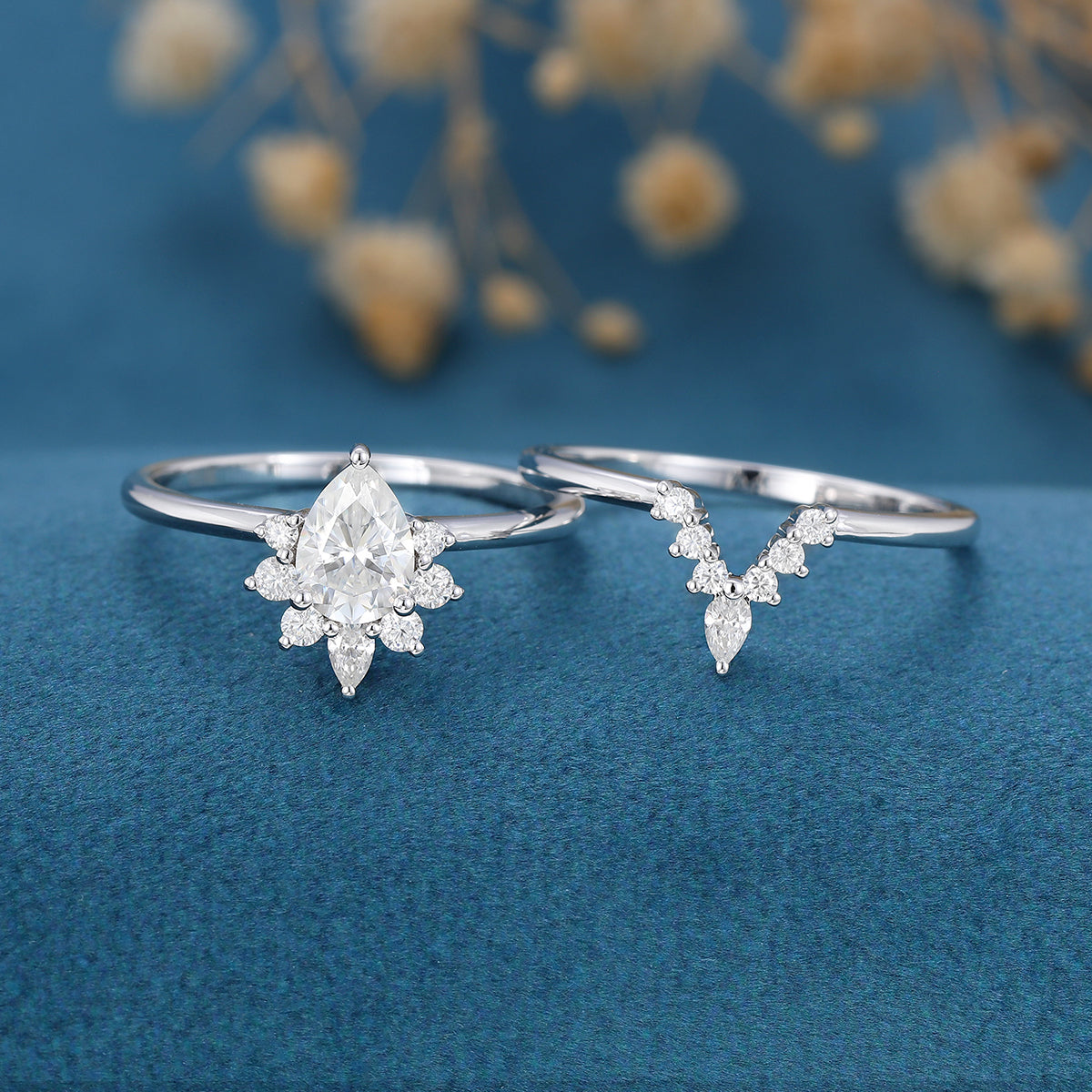 0.69 CT Pear Cluster Moissanite Bridal Set